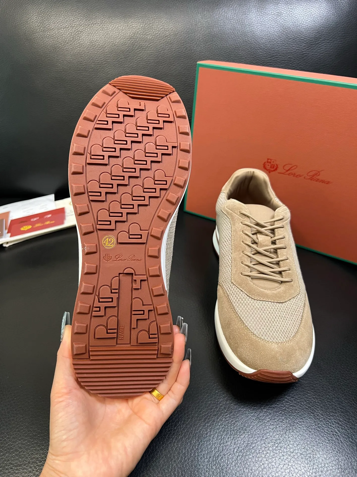 Men's shoes 💰740 Loro Men's shoes 💰iana High-quality top crafts Noyo Piana New product counter synchronized with original factory configuration, uppers imported from Italy cowhide fabric, high-quality splicing technology, soles: original soles specially provided by the original factory, exclusive movable molded soles super comfortable, original factory and single goods, welcome to compare, code number 39-44 (order 38 45 46)